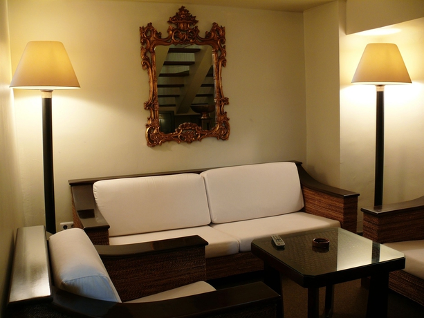 Imagen de los interiores del Hotel Arc de Triomphe by CityBookings. Foto 15