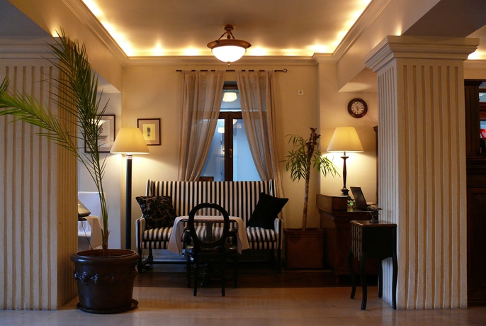 Imagen de los interiores del Hotel Arc de Triomphe by CityBookings. Foto 16