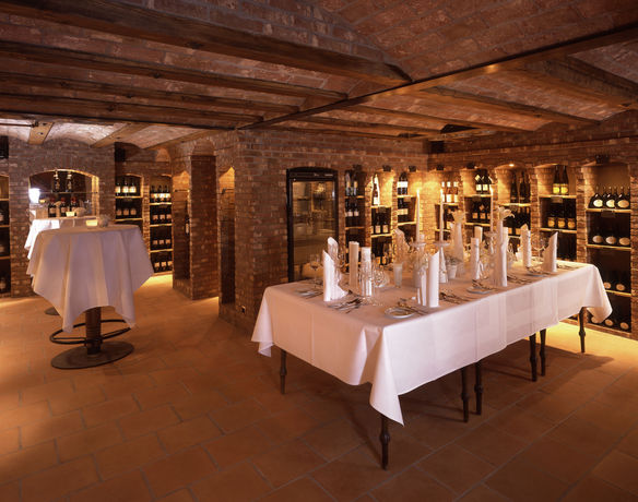 Imagen del bar/restaurante del Hotel Arcadeon. Foto 6