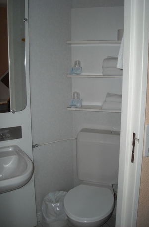 Imagen de la habitación del Hotel Arcades. Foto 6