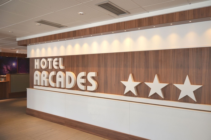 Imagen de los interiores del Hotel Arcades. Foto 11