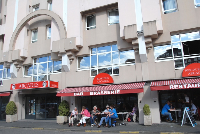 Imagen del bar/restaurante del Hotel Arcades. Foto 2