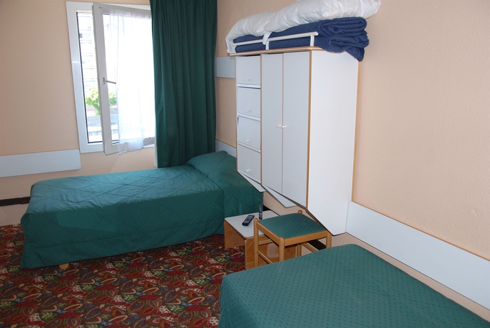 Imagen de la habitación del Hotel Arcades. Foto 9