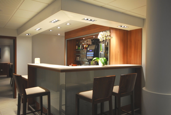 Imagen del bar/restaurante del Hotel Arcades. Foto 4