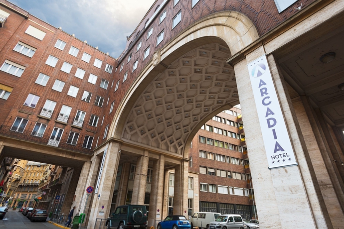 Imagen de los exteriores del Hotel Arcadia Budapest. Foto 16