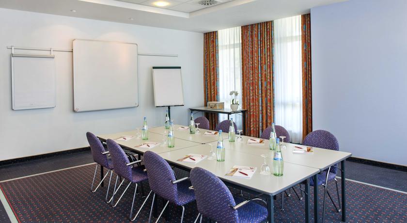 Imagen de los interiores del Hotel Arcadia Hotel Amberg. Foto 10