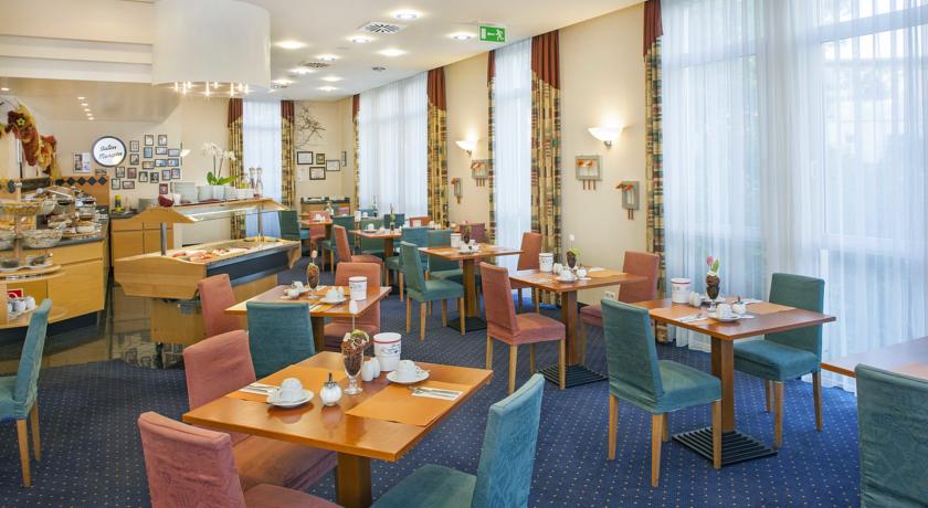 Imagen del bar/restaurante del Hotel Arcadia Hotel Amberg. Foto 3