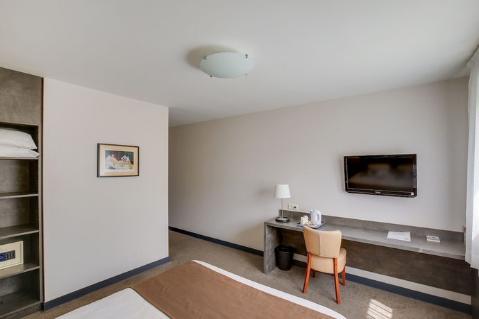 Imagen de la habitación del Hotel Arcadia, LANNION. Foto 9