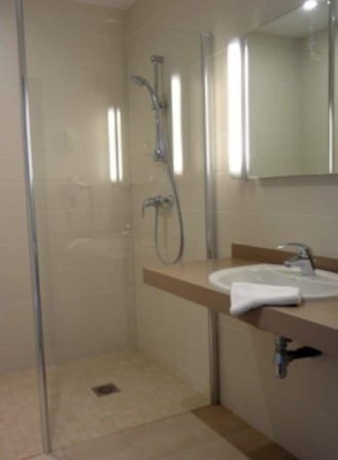 Imagen de la habitación del Hotel Arcadia, LANNION. Foto 18