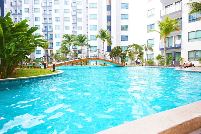 Imagen de la piscina del Hotel Arcadia Waters Condo Resort Pattaya. Foto 18