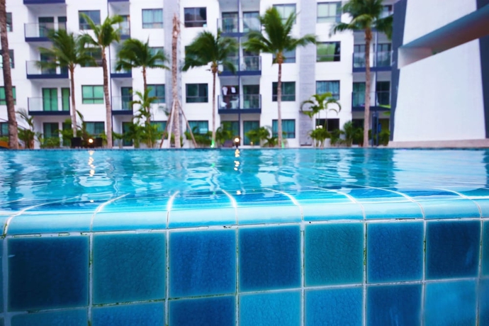 Imagen de la piscina del Hotel Arcadia Waters Condo Resort Pattaya. Foto 19