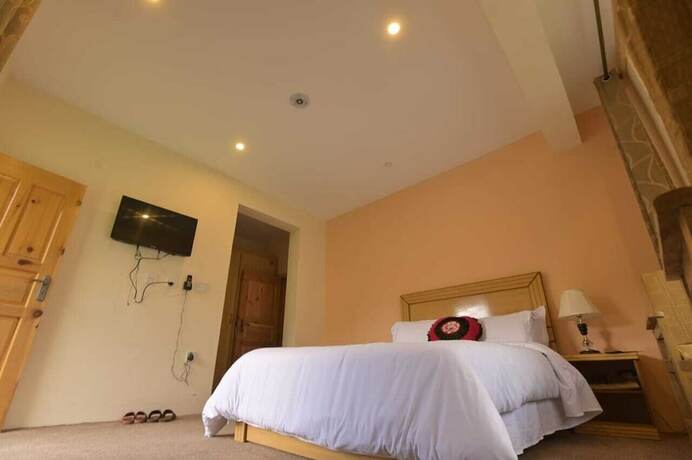 Imagen de la habitación del Hotel Arcadian PTDC Gupis Hunza. Foto 19