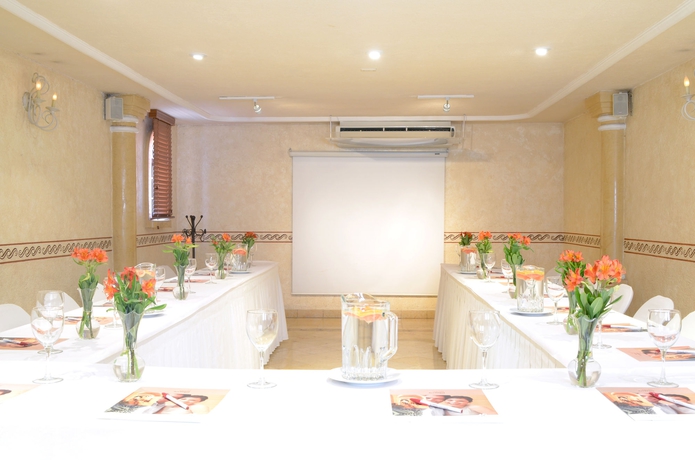 Imagen de los interiores del Hotel Arcangel. Foto 7