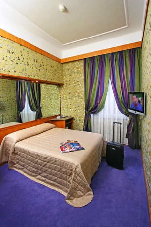 Imagen de la habitación del Hotel Arcangelo, Via Cola del Rienzo. Foto 4