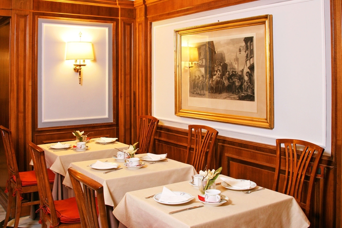 Imagen del bar/restaurante del Hotel Arcangelo, Via Cola del Rienzo. Foto 3