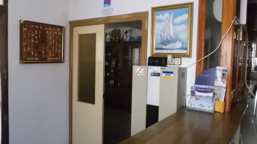 Imagen de los interiores del Hotel Arce. Foto 18