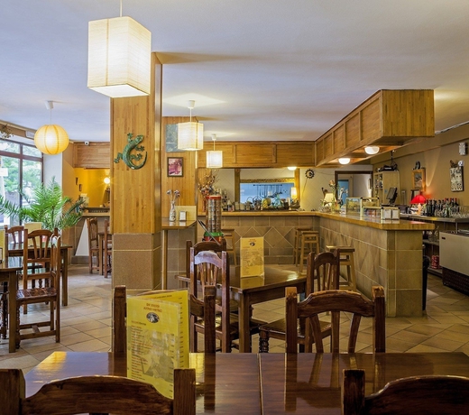 Imagen del bar/restaurante del Hotel Arcea Mirador De Cabrales. Foto 7