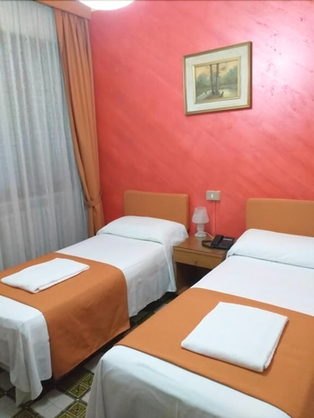 Imagen de la habitación del Hotel Arcella. Foto 9