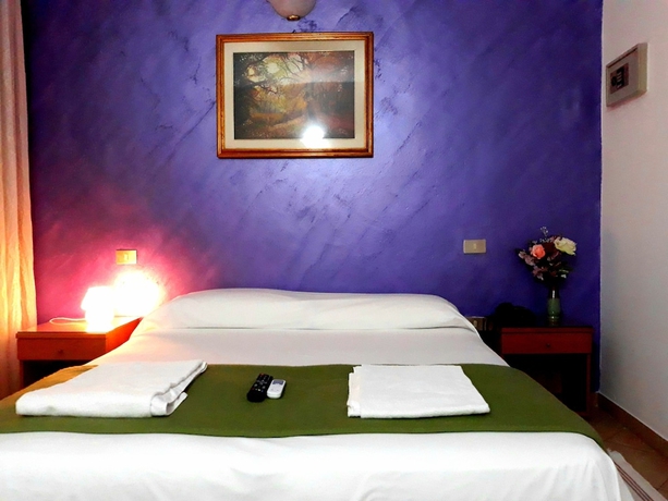 Imagen de la habitación del Hotel Arcella. Foto 12