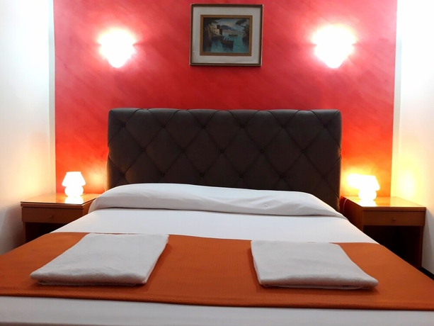 Imagen de la habitación del Hotel Arcella. Foto 14