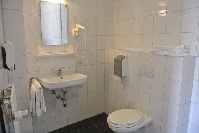 Imagen de la habitación del Hotel Arcen. Foto 13