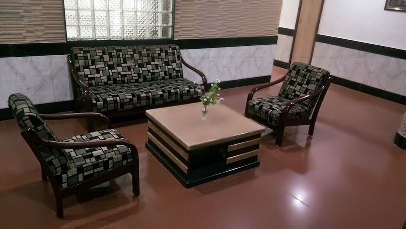 Imagen de los interiores del Hotel Arch Manor Deluxe. Foto 16