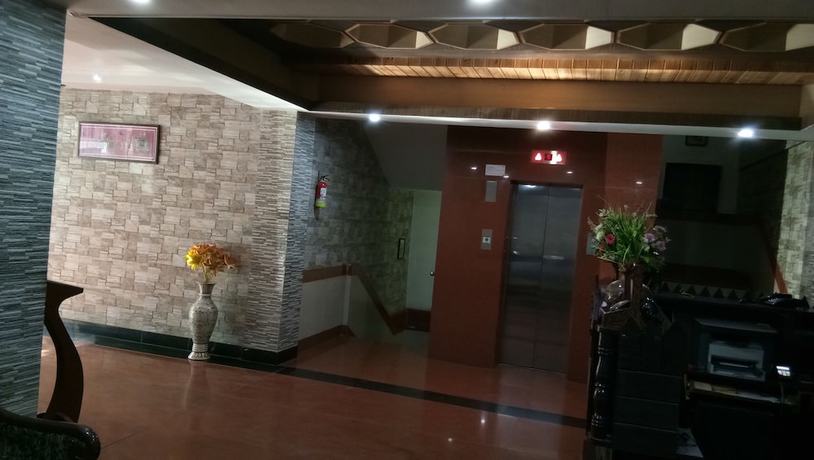 Imagen de los interiores del Hotel Arch Manor Deluxe. Foto 17