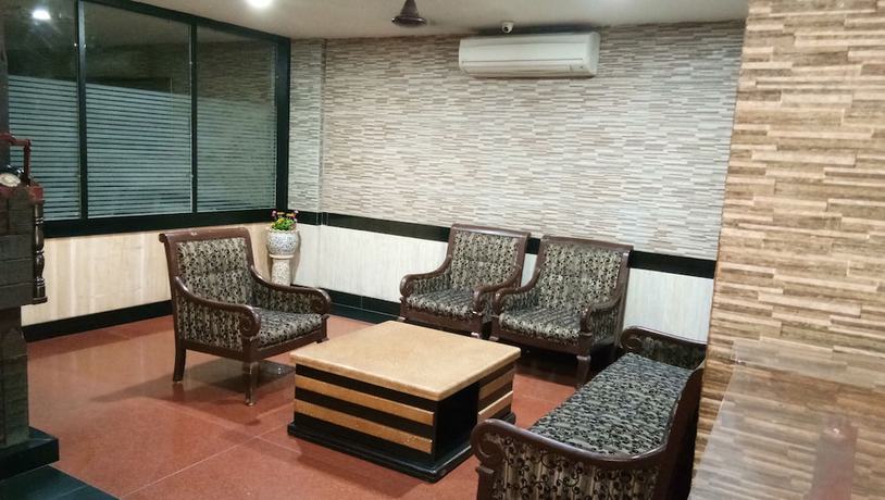 Imagen de los interiores del Hotel Arch Manor Deluxe. Foto 19