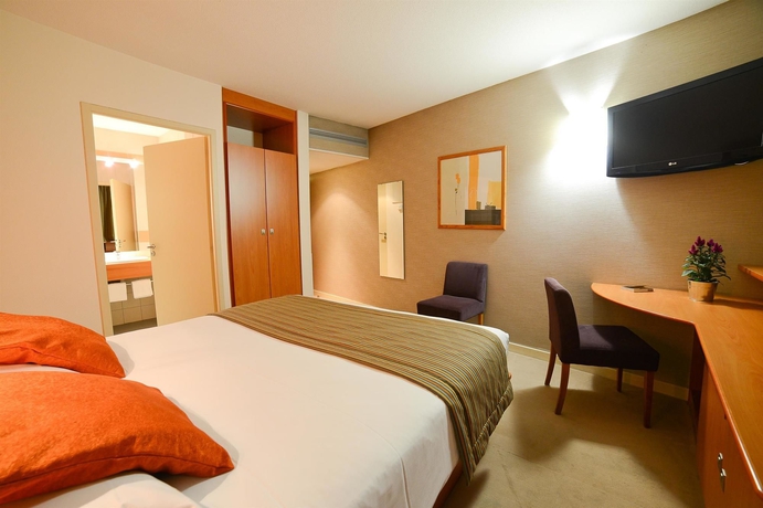 Imagen de la habitación del Hotel Archamps Porte Sud De Geneve. Foto 5