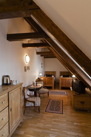 Imagen de los interiores del Hotel Archibald At The Charles Bridge. Foto 9