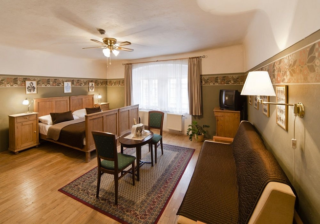 Imagen de los interiores del Hotel Archibald At The Charles Bridge. Foto 11