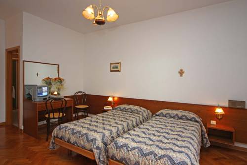 Imagen de la habitación del Hotel Archimede. Foto 4