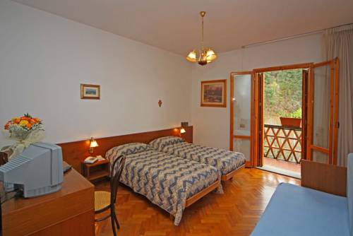 Imagen de la habitación del Hotel Archimede. Foto 5