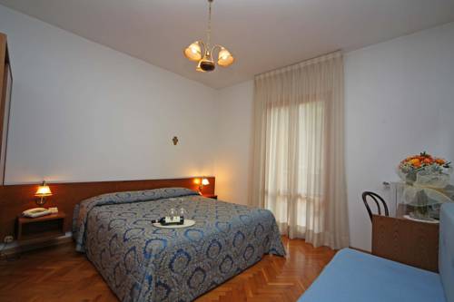 Imagen de la habitación del Hotel Archimede. Foto 11