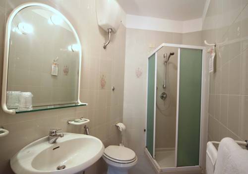 Imagen de la habitación del Hotel Archimede. Foto 16