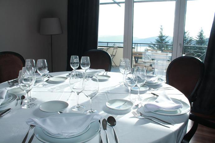 Imagen del bar/restaurante del Hotel Arcipreste De Hita - Adults Only. Foto 2