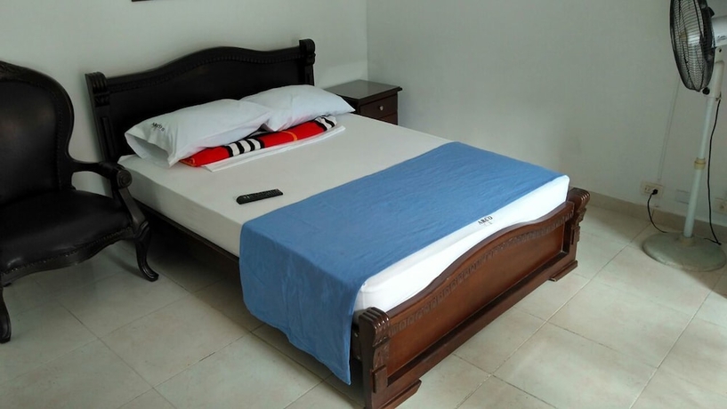 Imagen de la habitación del Hotel Arco Apartasuites. Foto 4