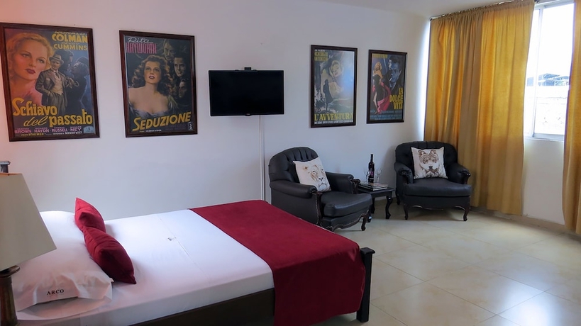 Imagen de la habitación del Hotel Arco Apartasuites. Foto 6