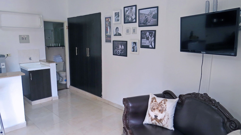 Imagen de la habitación del Hotel Arco Apartasuites. Foto 14