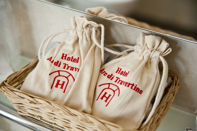 Imagen de la habitación del Hotel Arco Di Travertino. Foto 6