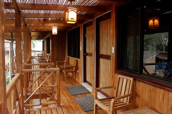 Imagen de los exteriores del Hotel Arco Iris, Tamarindo. Foto 9