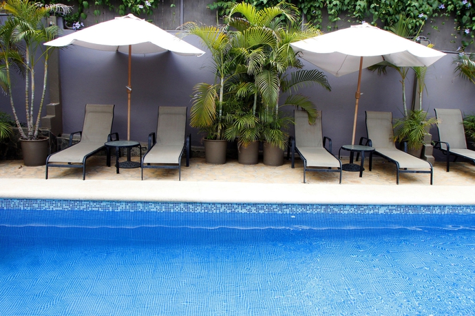 Imagen de la piscina del Hotel Arco Iris, Tamarindo. Foto 14