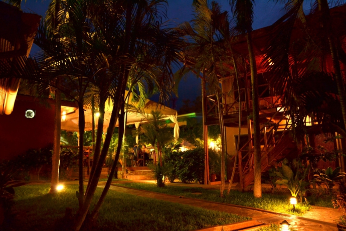 Imagen de los exteriores del Hotel Arco Iris, Tamarindo. Foto 11