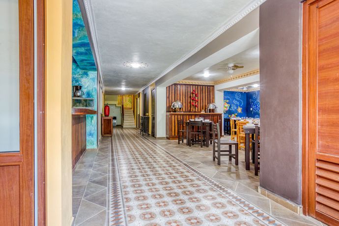 Imagen de los interiores del Hotel Arco Maya. Foto 20