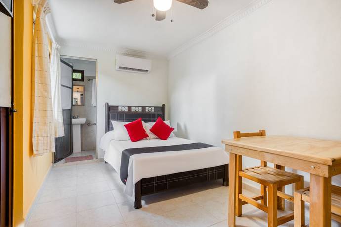 Imagen de la habitación del Hotel Arco Maya. Foto 11