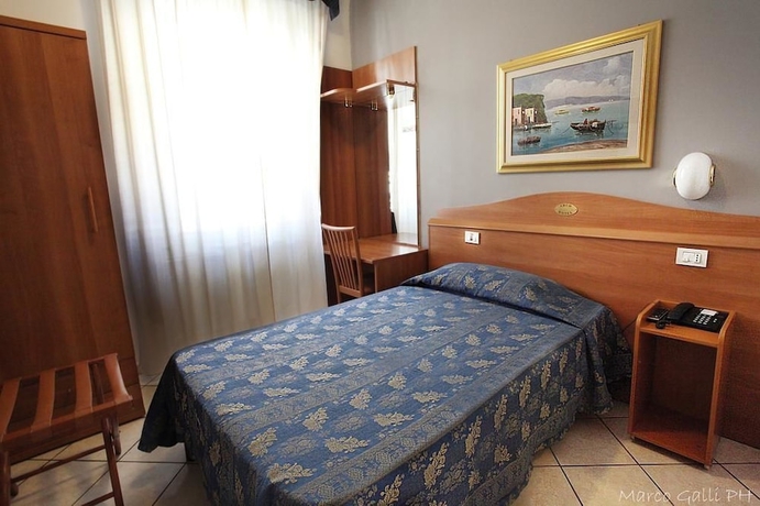 Imagen de la habitación del Hotel Arco, Mil&aacute;n. Foto 16