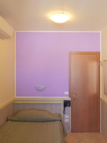 Imagen de la habitación del Hotel Arco Romana. Foto 7