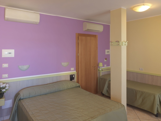 Imagen de la habitación del Hotel Arco Romana. Foto 8