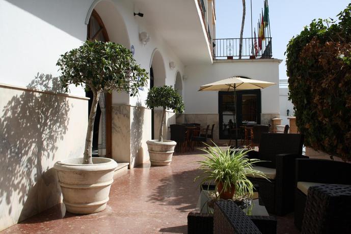 Imagen general del Hotel Arcos De Montemar. Foto 1