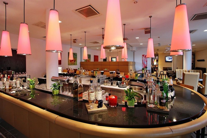 Imagen del bar/restaurante del Hotel Arcotel Camino. Foto 6